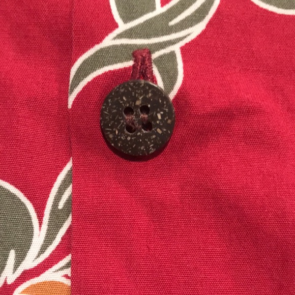 Tavarua Island Vintage Men’s Pineapple Shirt XL. Red, Green, Cream, And Gold. - Picture 5 of 6